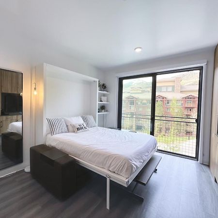 Slope Side Studio In The Heart Of Canyons Village With Heated Pool & Hot Tub! Park City Ngoại thất bức ảnh